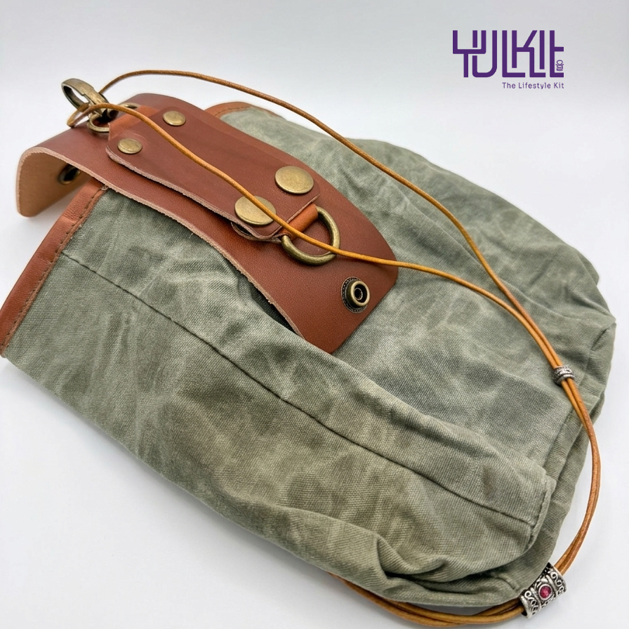 2Wheels Waxed Canvas Belt Bag – Timeless Craftsmanship for Riders & Explorers