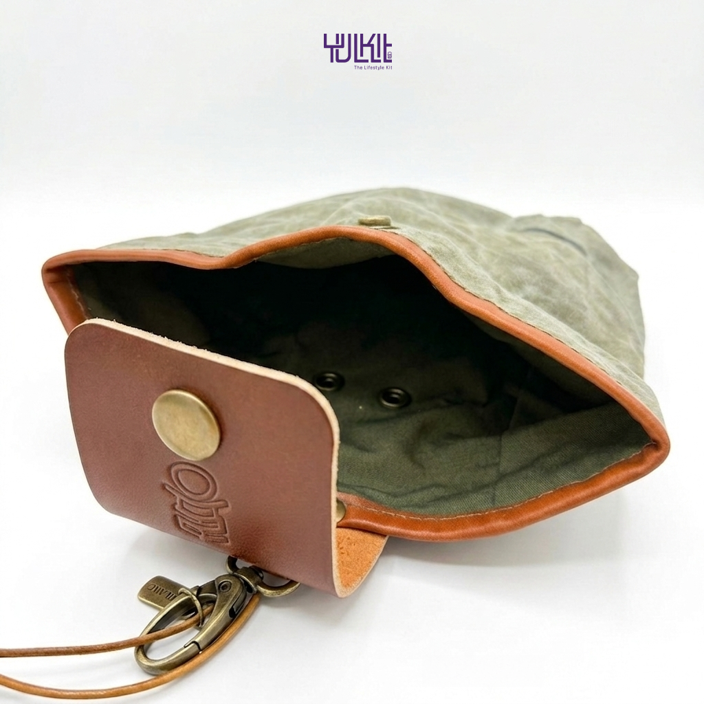 2Wheels Waxed Canvas Belt Bag – Timeless Craftsmanship for Riders & Explorers